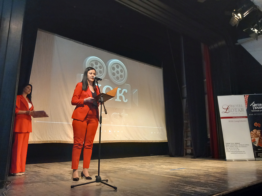 ТРЕБИЊЕ, 23. МАЈА /СРНА/ - У Дому младих Требиње вечерас је свечано отворен први Фестивал документарног филма "Док-фест", а публика ће имати прилику да погледа пет документарних филмова аутора из БиХ, Црне Горе и Србије.