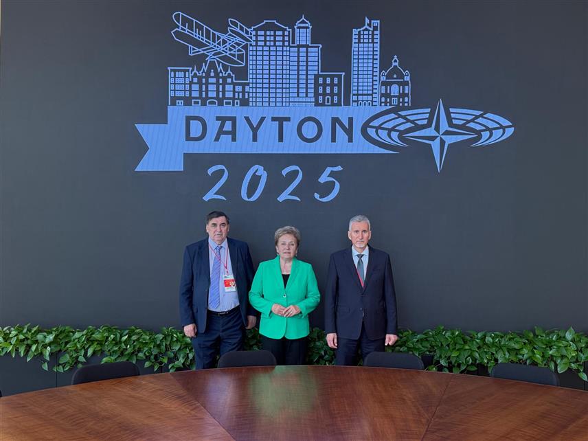 ДЕЈТОН, 24. МАЈА /СРНА/ - Делегација Парламентарне скупштине БиХ у Парламентарној скупштини НАTО-а учествовала је на свечаности отварања прољетног засједања Парламентарне скупштине НАTО-а у Дејтону.