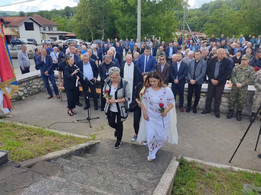 ЛОПАРЕ, 25. МАЈА /СРНА/ - У Прибоју код Лопара данас је обиљежено 33 године од формирања Друге мајевичке лаке пјешадијске бригаде Војске Републике Српске кроз чије је редове од 1992. до 1995. године прошло више од 2.500 бораца, а 404 су положили живот за отаџбину.