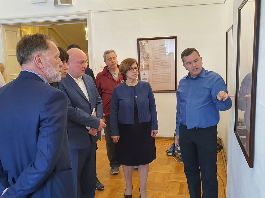 БАЊАЛУКА, 27. МАЈА /СРНА/ - Изложба архивских докумената "Меморијали Првог светског рата у фондовима и збиркама Архива Југославије" отворена је вечерас у Културном центру Бански двор у Бањалуци.