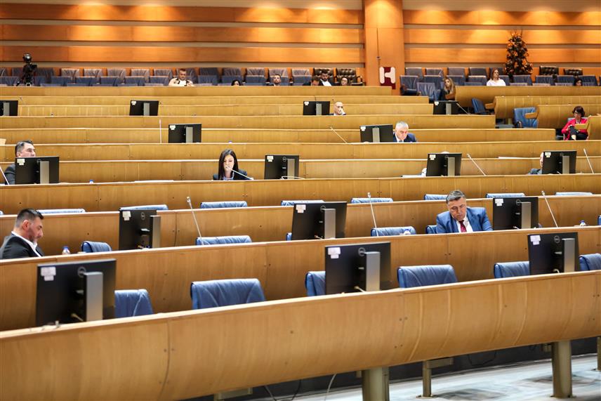 САРАЈЕВО, 28. МАЈА /СРНА/ - Хитна сједница Представничког дома Парламентарне скупштине БиХ.