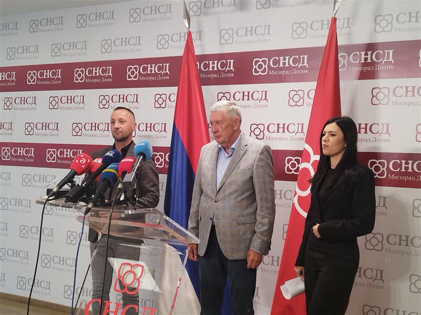 БАЊАЛУКА, 29. МАЈА /СРНА/ - Посланик СНСД-а у Представничком дому Парламентарне скупштине БиХ Милорад Којић на конференцији за новинаре у Бањалуци.