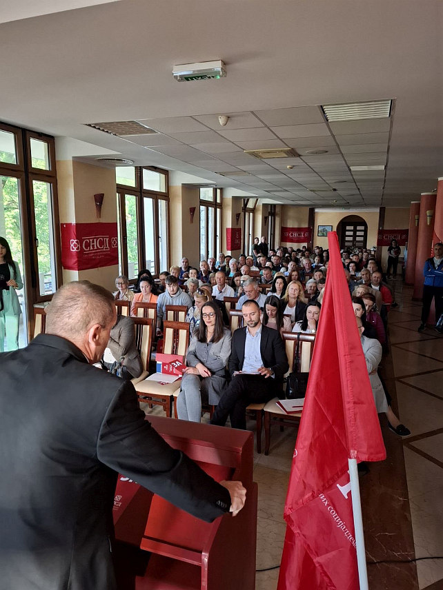 ДРВАР, 29. МАЈА /СРНА/ – На изборној скупштини СНСД-а у Дрвару за предсједника Општинског одбора странке изабран је делегат у Дому народа парламента Федерације БиХ Горан Броћета, а за потпредсједника начелник општине Душица Рунић.