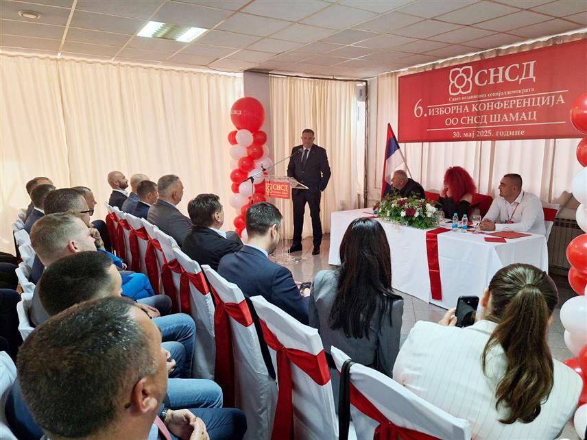 ШАМАЦ, 30. МАЈА /СРНА/ - У Шамцу је одржана изборна конференција Општинског одбора СНСД-а којој присуствује и предсједник ове политичке партије Милорад Додик.