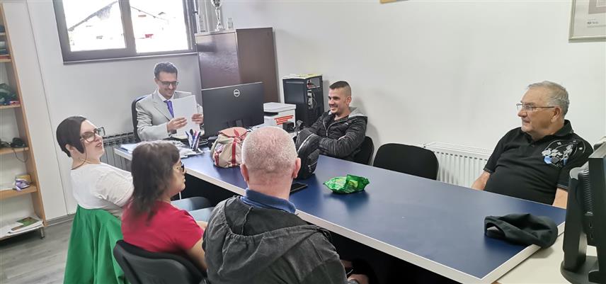 ТЕСЛИЋ, 3. МАЈА /СРНА/ - Досадашњи предсједник Oпштинске организације слијепих и слабовидих лица Теслића Жељко Симеунић поново је данас изабран на ову функцију.