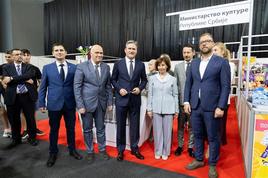 СКОПЉЕ, 8. МАЈА /СРНА/ - Министар културе Србије Никола Селаковић на отварању Сајма књига у Скопљу.