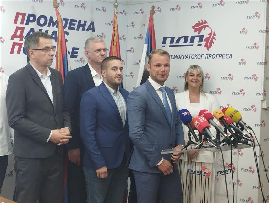 БАЊАЛУКА, 13. ЈУНА /СРНА/ - ПДП сматра да се пред Апелационим вијећем у Сарајеву води политички монтирани процес против институције предсједника Републике Српске, саопштио је лидер ове странке Драшко Станивуковић након сједнице Предсједништва ПДП-а.