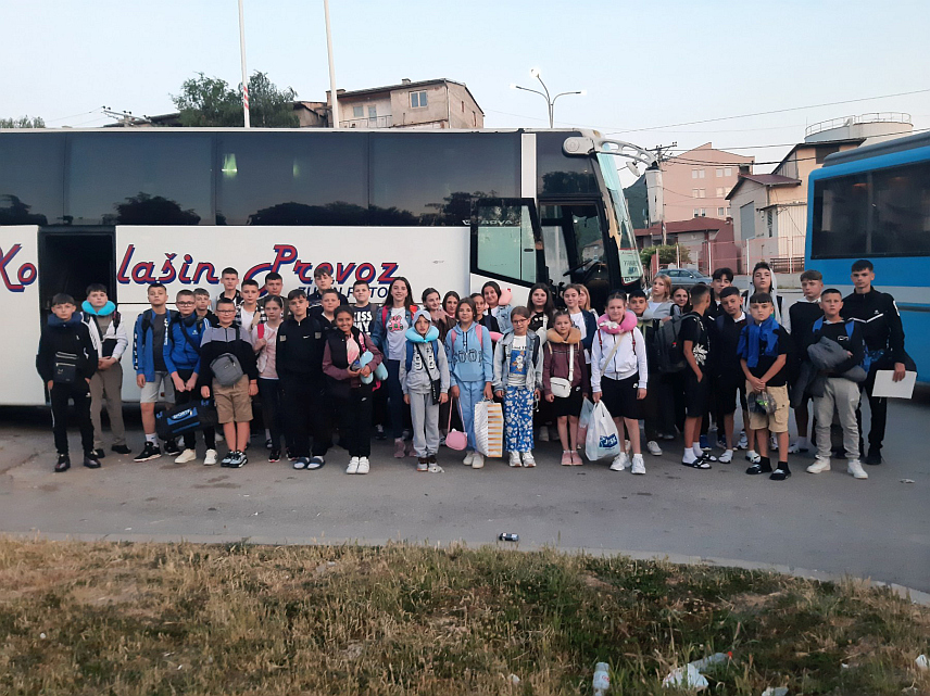 БАЊАЛУКА, 14. ЈУНА /СРНА/ - У Републику Српску данас ће са Косова и Метохије допутовати више од 800 српске дјеце, просвјетних радника, дјеце и младих са потешкоћама у развоју у пратњи родитеља, у оквиру 13. по реду пројекта "Спојимо дјецу Косова и Метохије и Републике Српске".