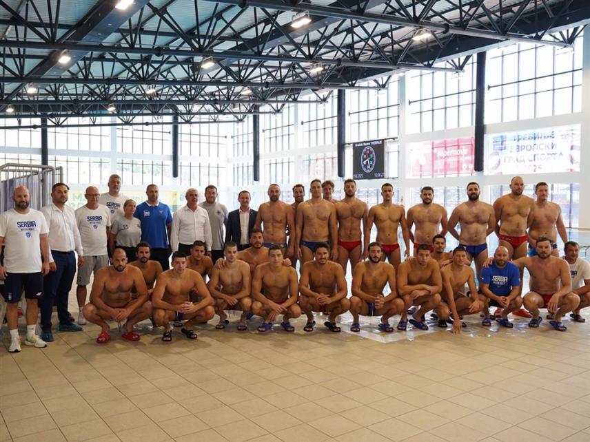ТРЕБИЊЕ, 19. ЈУНА /СРНА/ - Ватерполо репрезентација Србије борави у Требињу гдје се припрема за предстојеће Свјетско првенство које ће бити одржано у Сингапуру.