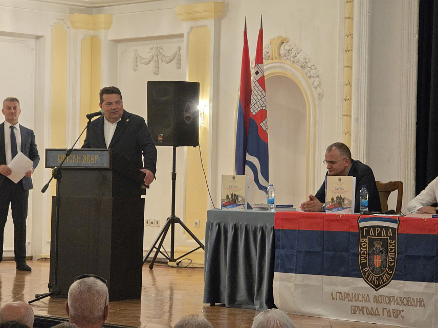 БАЊАЛУКА, 25. ЈУНA /СРНА/ - Предсједник Народне скупштине Републике Српске Ненад Стевандић током обраћања на промоцији монографије Прве гардијске моторизоване бригаде Главног штаба Војске Републике Српске /ВРС/ "Гарда - душа Републике Српске".
