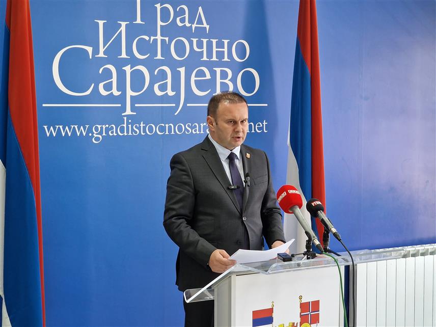 ИСТОЧНО САРАЈЕВО, 26. ЈУНА /СРНА/ - Предсједник Савеза општина и градова Републике Српске Љубиша Ћосић.