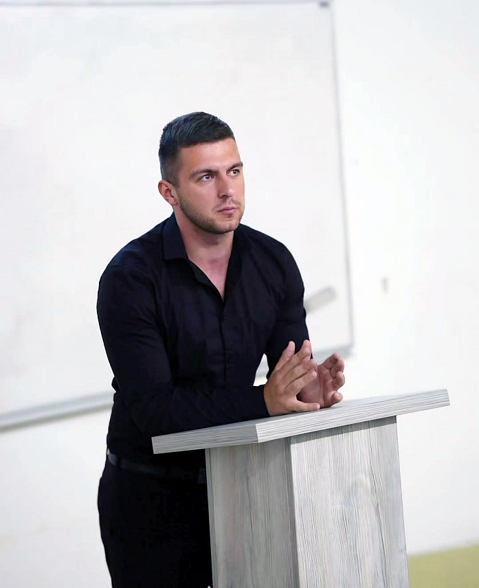 ИСТОЧНО САРАЈЕВО, 27. ЈУНА /СРНА/ - Масакр над 69 српских цивила у селима око Сребренице и Братунца који су на Петровдан 1992. године починиле муслиманске снаге под командом Насера Орића представља увод у кампању систематског истребљења Срба на подручју средњег Подриња и Бирча, којих је током протеклог рата убијено 3.276, рекао је Срни историчар Лазар Шкобо.