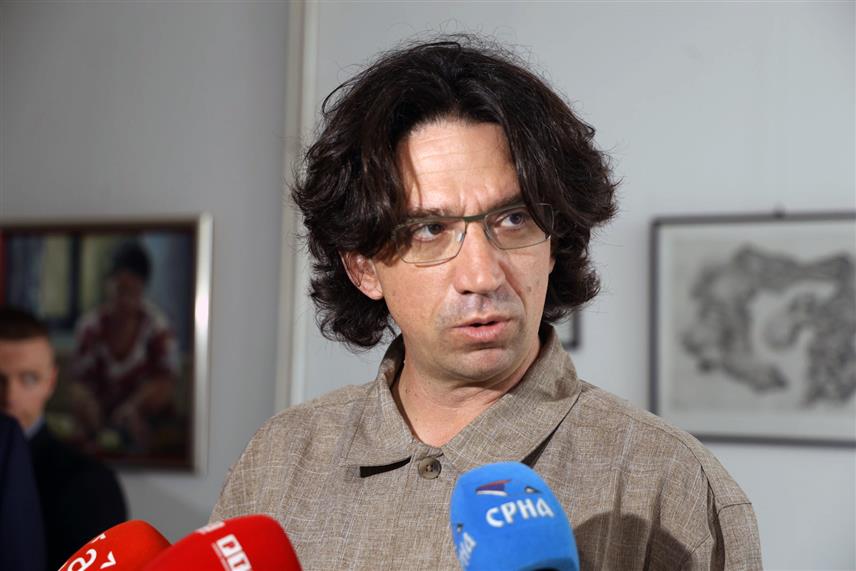БАЊАЛУКА, 27. ЈУНА /СРНА/ - Република Српска је мала земља која је ријешена да остане независна, изјавио је Срни утицајни амерички писац, софтверски инжењер и блогер Куртис Јарвин.
