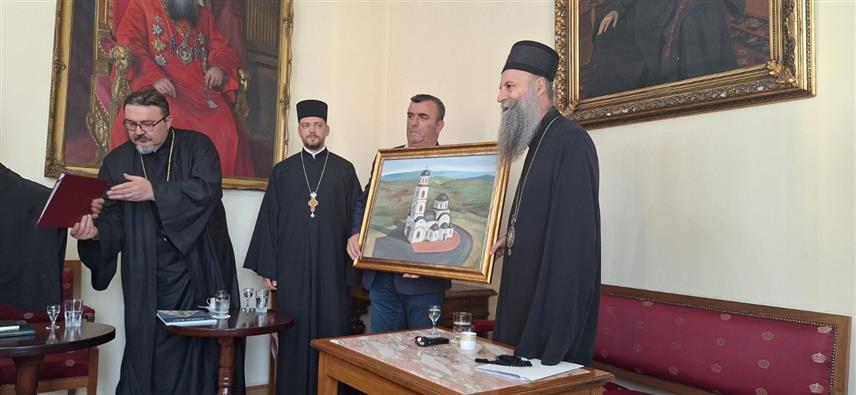 ВЛАСЕНИЦА, 27. ЈУНА /СРНА/ - Начелник општине Власеница Мирослав Краљевић је заједно са члановима Организационог одбора за обиљежавање 33 године од страдања Срба у средњем Подрињу и Бирчу, присуствовао пријему код патријарха Порфирија у Београду.