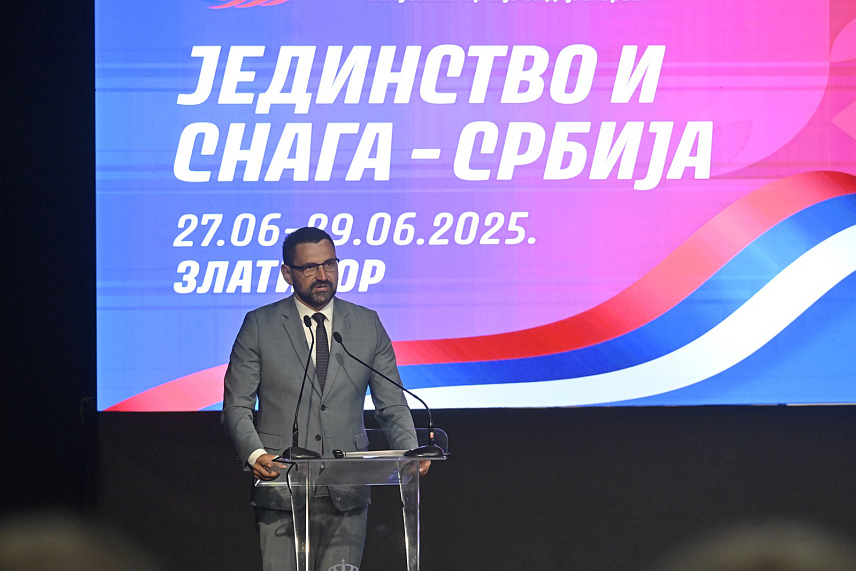 ЗЛАТИБОР, 28. ЈУНА /СРНА/ - Министар за европске интеграције и међународну сарадњу Републике Српске Златан Клокић у обраћању бројним званицама на манифестацији "Јединство и снага – Србија" одржаној данас на Златибору.	