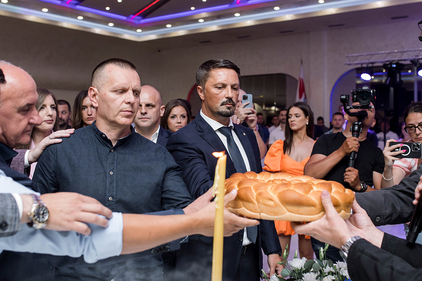 БИЈЕЉИНА, 29. ЈУЛА /СРНА/ - Предсједник Републичке странке Српске /РСС/ Славенко Ристић рекао је да ова странка жели да напредује и гради Републику Српску.