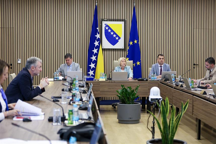 САРАЈЕВО, 2. ЈУНА /СРНА/ - Сједница Савјета министара.