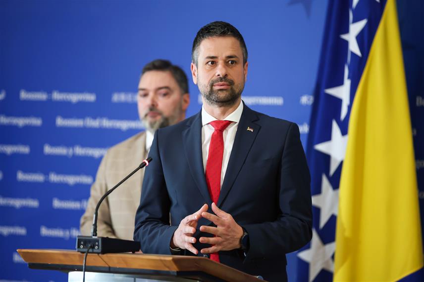 САРАЈЕВО, 2. ЈУНА /СРНА/ - Министар финансија и трезора у Савјету министара Срђан Амиџић сматра да постоји тиха опструкција из Федерације БиХ у вези са привременим укидањем царинских стопа на робу из Сједињених Држава, те позвао људе из тог ентитета да то јавно и кажу, а не да се крију иза процедура.