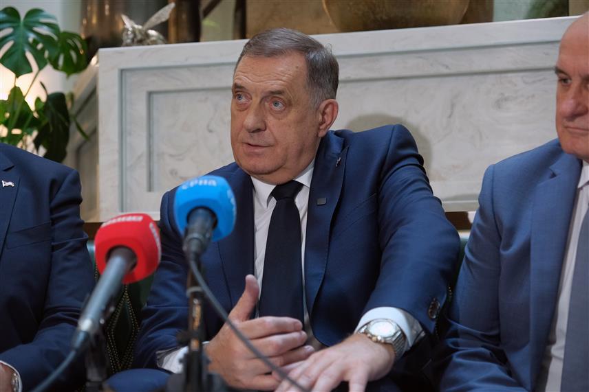 БУДИМПЕШТА, 5. ЈУНА /СРНА/ - Предсједник Републике Српске Милорад Додик поручио је данас у Будимпешти да је изузетно важно што Мађарска разумије позицију Републике Српске у БиХ.