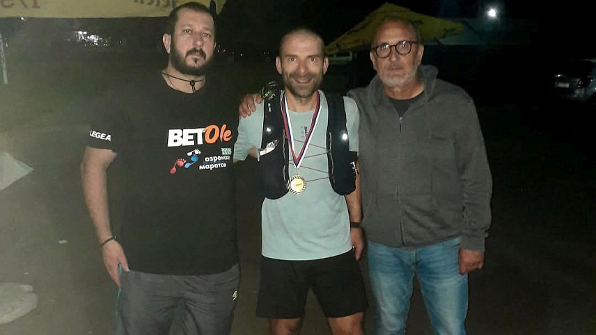 ПЕТРОВО, 8. JУНА /СРНА/ - Велибор Јовановић из Словеније први је прешао ултрамаратонску стазу од 101 километра на традиционалном Међународном "Озренском планинарском маратону".