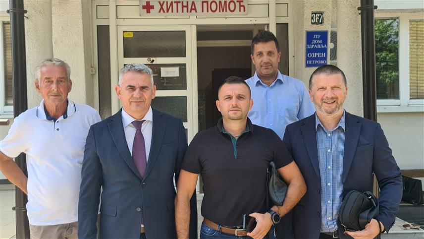 ПЕТРОВО, 1. ЈУЛА /СРНА/ - Дому здравља у Петрову данас је испоручен нови дигитални РТГ апарата, чију набавку је финансирала Влада Брчко дистрикта са око 60.000 КМ.