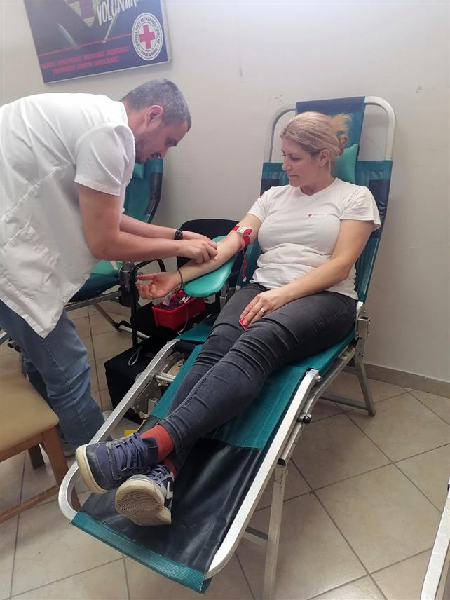 ШАМАЦ, 1. ЈУЛА /СРНА/ - У акцији добровољног давања крви у Шамцу прикупљено је 55 доза крви за потребе Завода за трансфузију у Добоју.