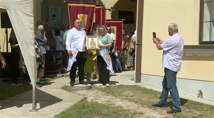 ВИСОКО, 21. ЈУЛА /СРНА/ - Храм Светог великомученика Прокопија у Високом обиљежио је данас крсну славу и 168 година постојања, у присуству великог броја вјерника.