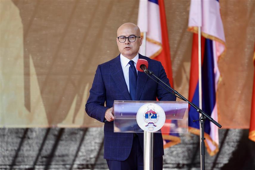 НЕВЕСИЊЕ, 6. ЈУЛА /СРНА/ - Изасланик предсједника Србије Милош Вучевић у обраћању присутнима на свечаној академији поводом обиљежавања 150 година од Невесињске пушке на Тргу слободе у Невесињу.