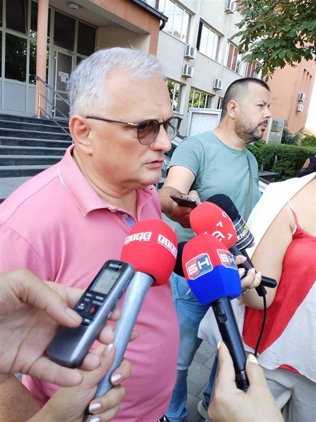 БИЈЕЉИНА, 7. ЈУЛА /СРНА/ - Окружно јавно тужилаштво у Бијељини најавило је жалбу на данашњу пресуду од 20 година затвора Николи Кокановићу за тешко убиство полицијског инспектора Ненада Марковића. Адвокат одбране Петко Будиша у обраћању новинарима након пресуде испред Суда у Бијељини.	