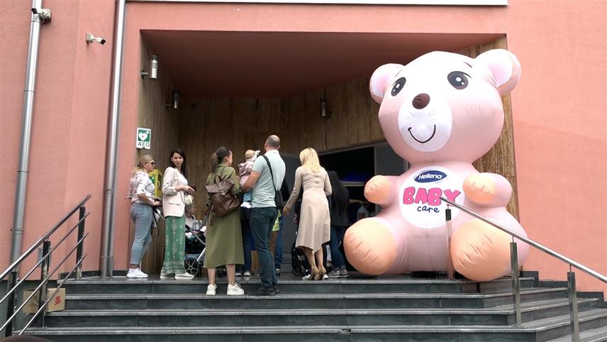 ГРАДИШКА, 9. ЈУЛА /СРНА/ - У Градишци је данас одржана "Конференција беба", која је окупила више од 80 беба, од укупно 386 рођених између два Видовдана.