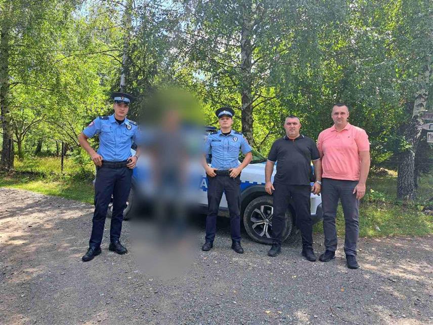 КОТОР ВАРОШ, 1. АВГУСТА /СРНА/ – Мушкарац м. Б. из Котор Вароша, чији је нестанак пријављен јутрос, пронађен је жив, али дезоријентисан и предат је породици.