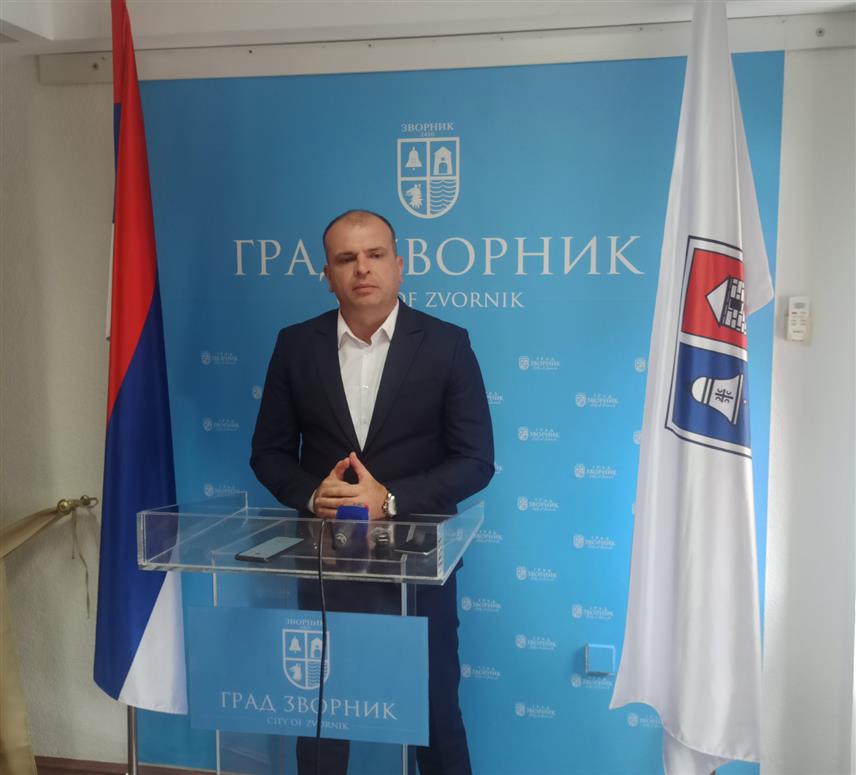 ЗВОРНИК, 25. АВГУСТА /СРНА/ - Градоначелник Зворника Бојан Ивановић.