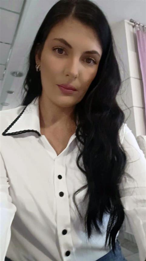 НОВИ ГРАД, 4. АВГУСТА /СРНА/ - Јелени Далмација ни послије 30 година нису изблиједила сјећања нити се смањила бол за мајком Миленом која је у Благају код Новог Града погинула 19. септембра 1995. године, када је Хрватска војска гранатирала избјегличку колону Срба.