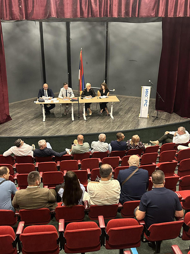 БАЊАЛУКА, 7. АВГУСТА /СРНА/ - Комора инжењера Републике Српске данас је на конститутивној сједници у Бањалуци обновила свој рад, а за предсједника Управног одбора, уједно и предсједника Коморе изабран је Небојша Простран из Бањалуке.
