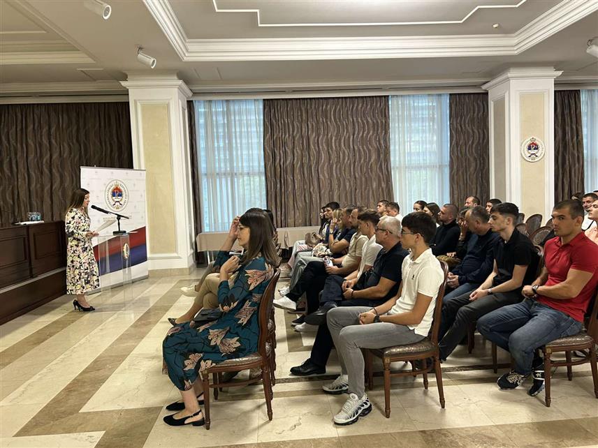 БАЊАЛУКА, 10. СЕПТЕМБРА /СРНА/ - Министарство породице, омладине и спорта Републике Српске ове године је обезбиједило 131.000 КМ за 61 стипендију за перспективне спортисте, потенцијалне олимпијске кандидате и спортисте са инвалидитетом, изјавио је помоћник министра за спорт Српске Митар Лазић на данашњој промоцији стипендиста у Бањалуци.