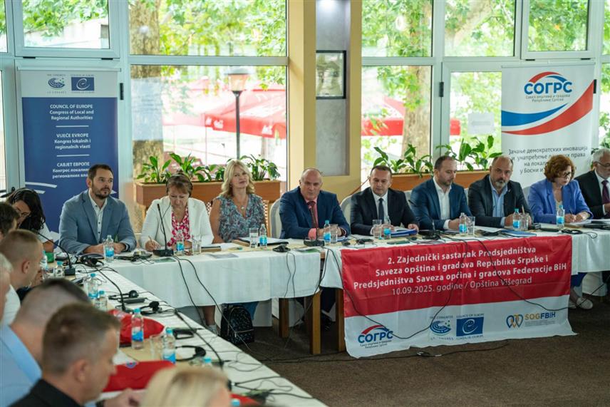 ВИШЕГРАД, 10. СЕПТЕМБРА /СРНА/ - У Вишеграду је одржан састанак предсједништава савеза општина и градова Републике Српске и Федерације БиХ како би размотрили приоритете и изазове са којима се сусрећу локалне власти, али и унаприједили сарадњу и ојачали улогу локалних заједница.