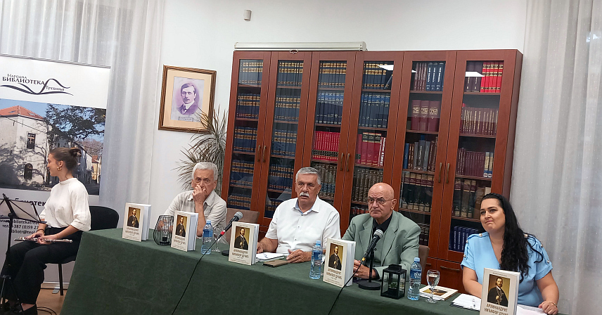 ТРЕБИЊЕ, 11. СЕПТЕМБРА /СРНА/ - У Народној библиотеци у Tребињу вечерас је промовисана књига о архимандриту Нићифору Дучићу, српском духовнику, историчару, ратнику, који је био један од најобразованијих људи 19. вијека.	