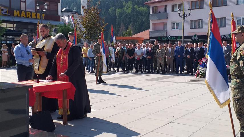 ВЛАСЕНИЦА, 13. СЕПTЕМБРА /СРНА/ - Припадници Јуришног одреда Власеница обиљежили су данас 33 године од формирања ове елитне јединице Војске Републике Српске, која је 1992. године храбро стала у одбрану српских огњишта.