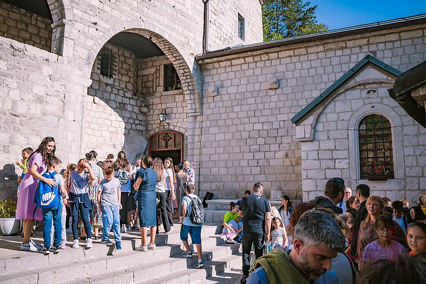 ПОДГОРИЦА, 13. СЕПТЕМБРА /СРНА/ - На Цетињу је данас одржан 24. Православни дјечији сабор, који окупља више од 2000 полазника школа вјеронауке у Митрополији црногорско-приморској и њихове вјероучитеље.