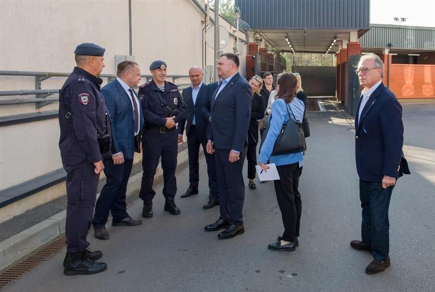 МОСКВА, 17. СЕПТЕМБРА /СРНА/ - Министар унутрашњих послова Републике Српске Жељко Будимир и директор Полиције Републике Српске Синиша Кострешевић бораве у службеној посјети Главној управи Министарства унутрашњих послова Руске федерације за Град Москву, гдје су посјетили Московски Други специјални пук.
