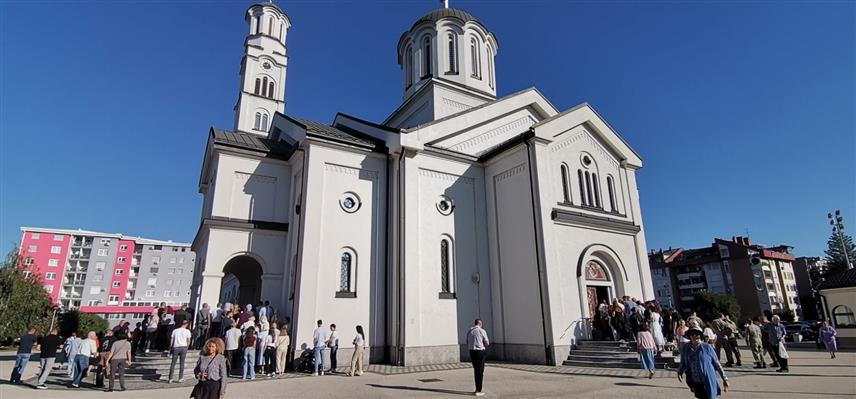 ДОБОЈ, 21. СЕПТЕМБРА /СРНА/ - Његово високопреосвештенство митрополит зворничко-тузлански Фотије служи Свету архијерејску литургију у Саборном спомен-храму Рођења Пресвете Богородице у Добоју поводом прославе храмовне славе Мале Госпојине.
