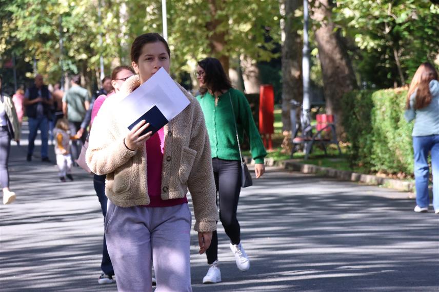 БАЊАЛУКА, 30. СЕПТЕМБРА /СРНА/ - На Универзитету у Бањалуци сутра почиње академска 2025/2026. година, а интерес за упис био је повећан на свим факултетима и студијским програмима.	