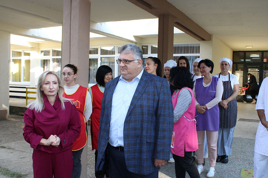 БАЊАЛУКА, 30. СЕПТЕМБРА /СРНА/ - Запослени у Центру за предшколско васпитање и образовање Бањалука јутрос су одржали једночасовни штрајк упозорења тражећи повећање плата за 20 одсто.