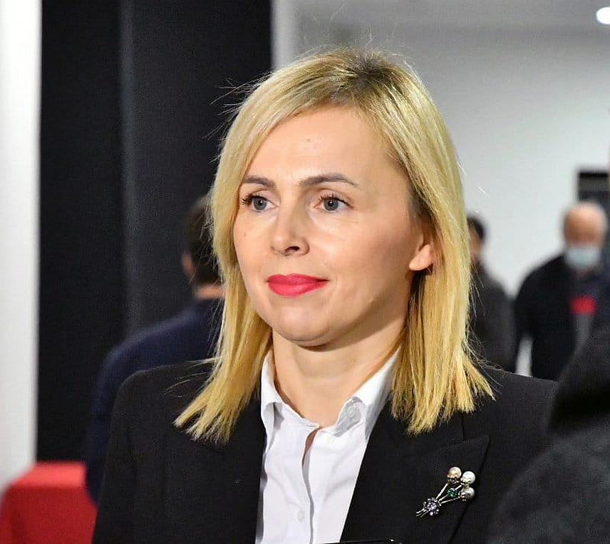 ИСТОЧНО САРАЈЕВО, 10. ЈАНУАРА /СРНА/ - Директор Матичне библиотеке Источно Сарајево Наташа Кулашинац изјавила је Срни да су међу приоритетима у 2026. години рјешавање просторних питања, унапређење услуга, обогаћивање књижног фонда, те јачање дигиталних капацитета и развој издавачке дјелатности.