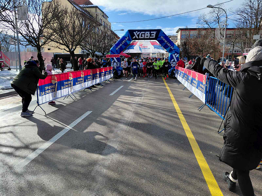 БАЊАЛУКА, 11. ЈАНУАРА /СРНА/ - У Бањалуци је данас одржана 10. трка "Трчимо за Српску" под слоганом "Српска без подјела" коју традиционално организује Бањалучка тркачка лига.