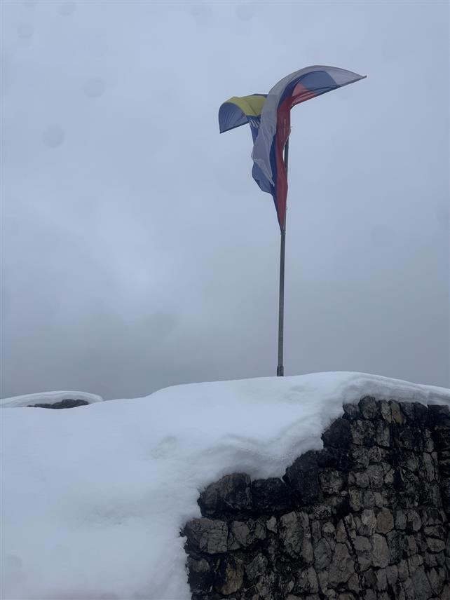 ДОБОЈ, 11. ЈАНУАРА /СРНА/ - На добојској тврђави "Градина" током прославе Дана Републике, 9. јануара није запаљена застава БиХ и овакве нетачне информације објављене у појединим медијима непотребно и неоправдано нарушавају угледа Добоја, који је препознат као мултиетнички и град суживота и толерације.