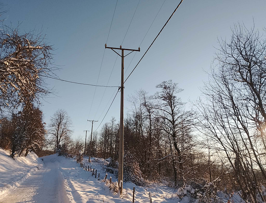 НОВИ ГРАД, 12. ЈАНУАРА /СРНА/ - Отклоњени су сви кварови на електромрежи настали усљед сњежних падавина на подручју теренске јединице "Електрокрајине" у Новом Граду.