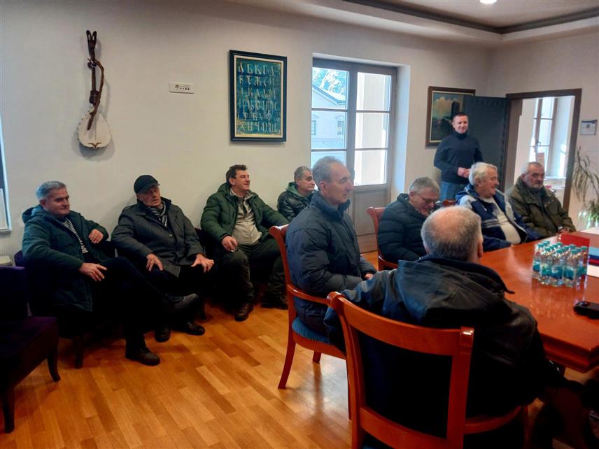 ВИШЕГРАД, 12. ЈАНУАРА /СРНА/ – Начелник општине Вишеград Младен Ђуревић уприличио је традиционални пријем за 20 одликованих бораца Војске Републике Српске /ВРС/ са подручја ове локалне заједнице, у оквиру обиљежавања Дана Републике Српске.