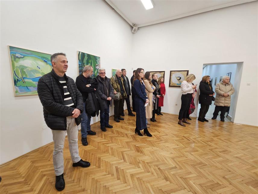 ПРИЈЕДОР, 15. ЈАНУАРА / СРНА/ - У Музеју Козаре вечерас је отворена изложба радова насталих на Ликовној колонији "Ракани 2024", која је резултат сарадње ове установе са Културно-образовним центром Нови Град.