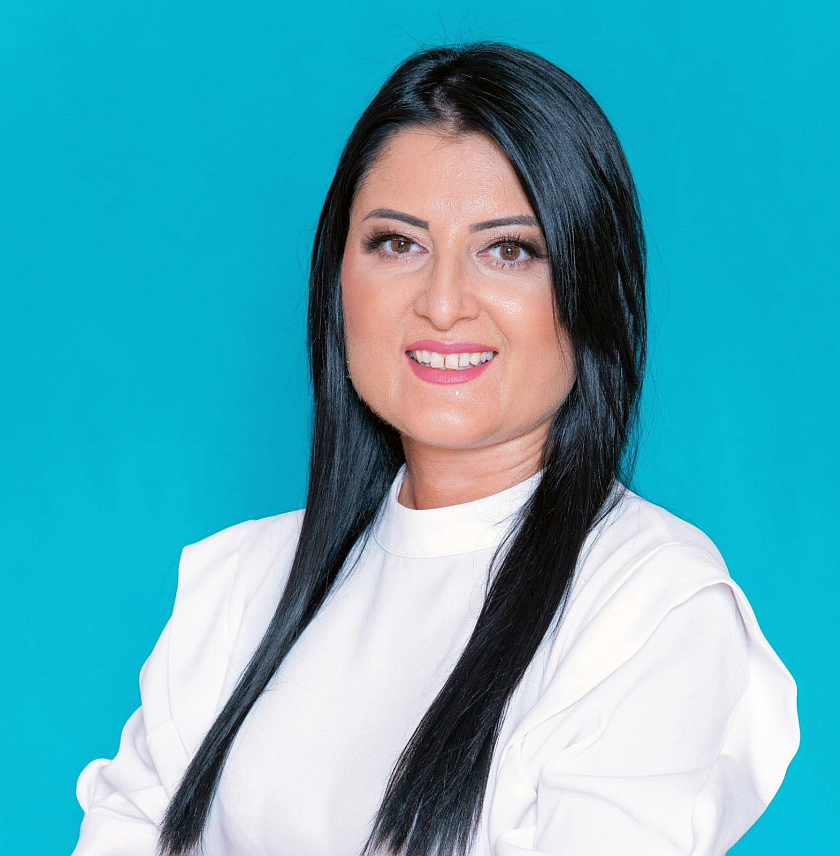 БАЊАЛУКА, 17. ЈАНУАРА /СРНА/ - Социјалистичка партија /СП/ даје пуну подршку Ирени Игњатовић, која је предложена на функцију министра породице, омладине и спорта Републике Српске и изражава увјерење да ће она указано повјерење оправдати кроз конкретне резултате свог рада.
